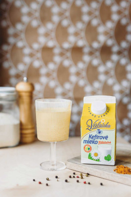 Kefírové mléko s kurkumou